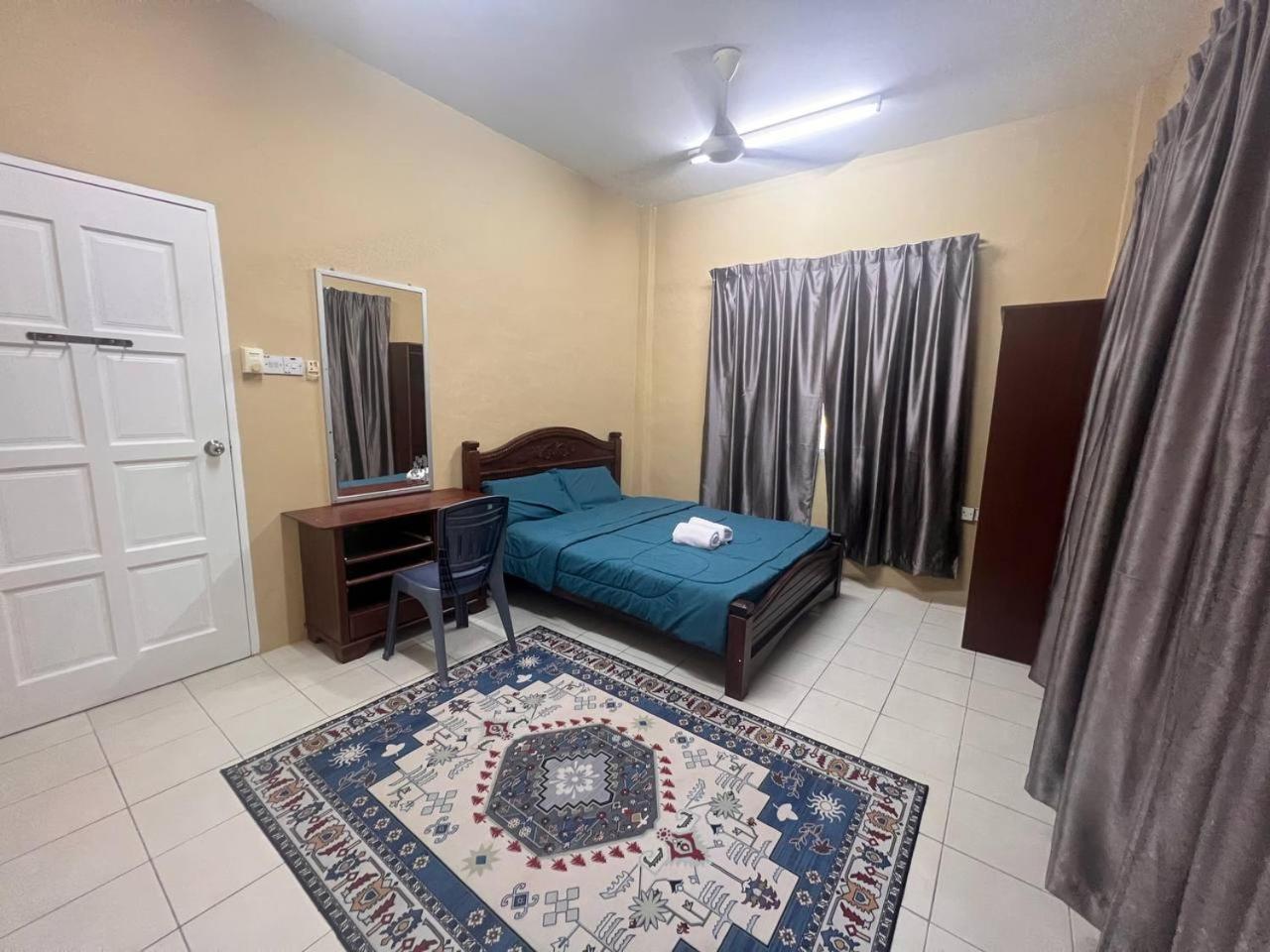 Hotel Putra Sentosa Retreat Camp, Sematan Habitación foto