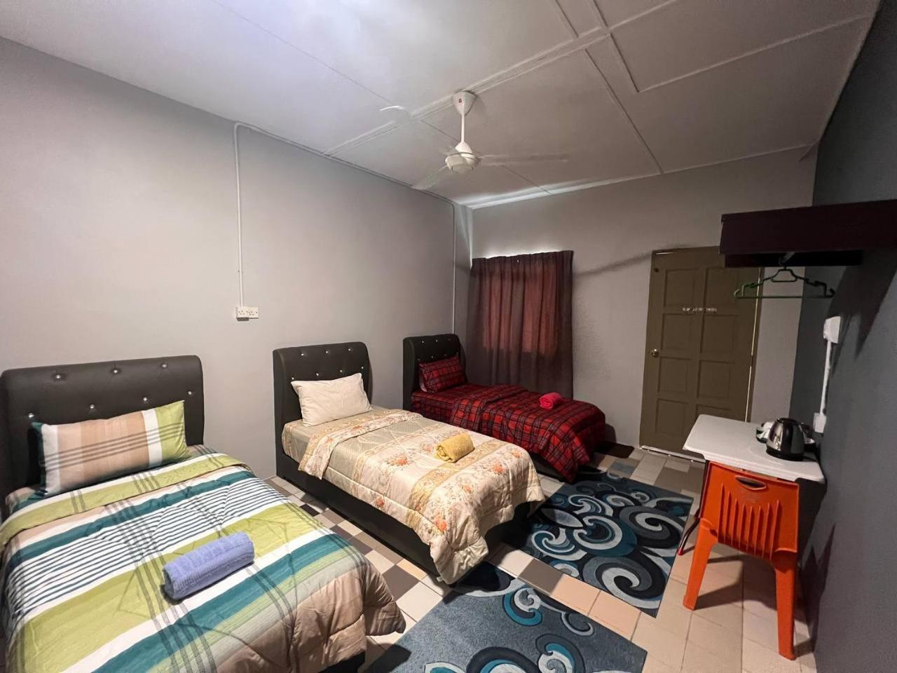 Hotel Putra Sentosa Retreat Camp, Sematan Habitación foto