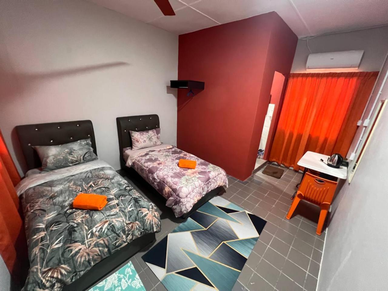 Hotel Putra Sentosa Retreat Camp, Sematan Habitación foto